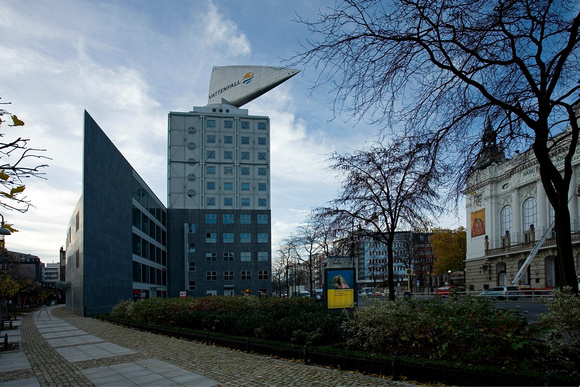 Kant-Dreieck Building