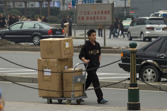 Pulling Boxes, Shanghai