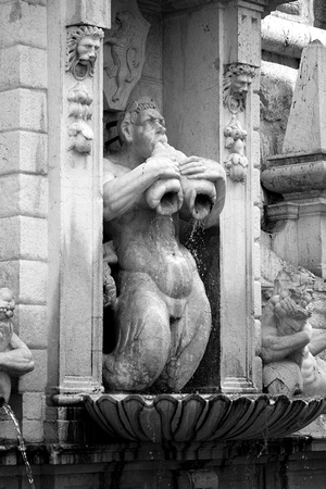 Fountain, Brescia